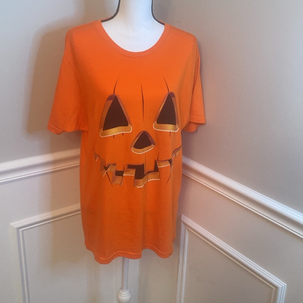 Pumpkin T-shirt size medium tee